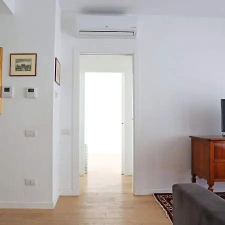 Porta Romana Elegant Apartamento